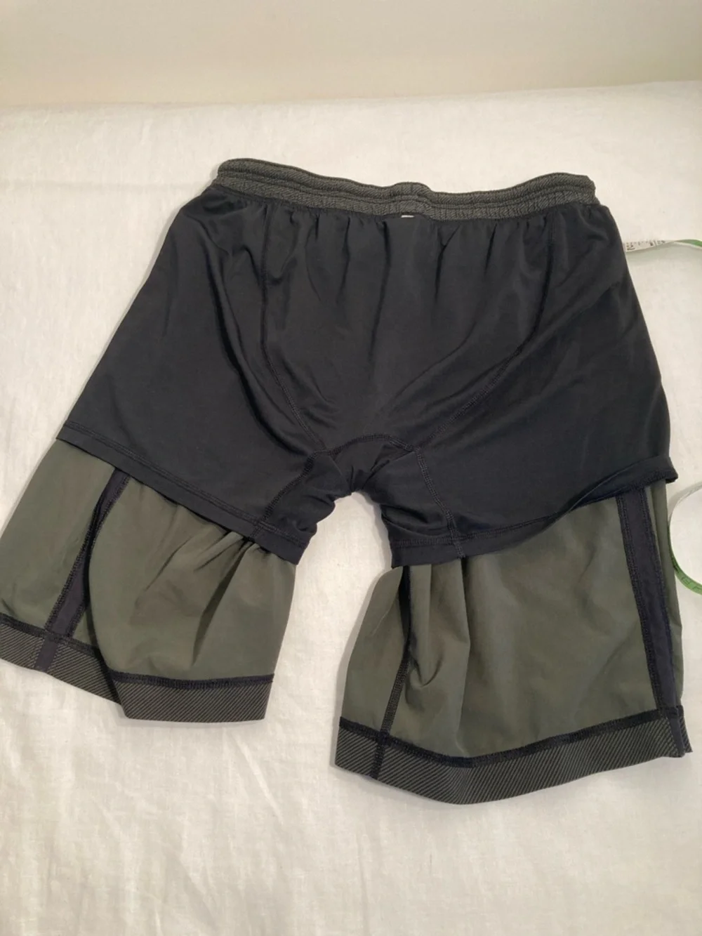 Lululemon run response men’s performance shorts L dark green black Stripes